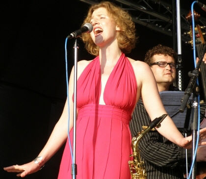 Coralie Sings